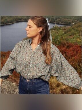 Doen O’keeffe blouse in a floral pattern